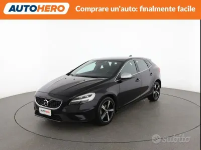 Usata Volvo V40 R-Design 120 CV (88 kW) 2017 Nero Berlina