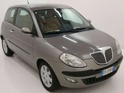 Usata Lancia Ypsilon 69 CV (50 kW) 2004 Bronzo Utilitaria