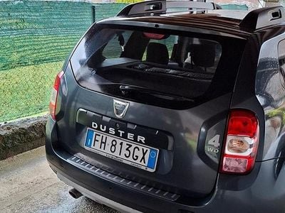 Usata Dacia Duster Lauréate 110 CV (80 kW) 2017 Grigio SUV