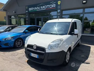 Usata Fiat Doblò 90 CV (66 kW) 2012 Bianco Monovolume