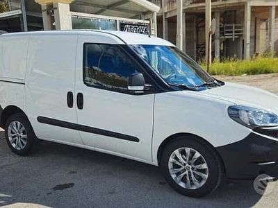 Usata Fiat Doblò Lounge 105 CV (77 kW) 2020 Bianco Monovolume