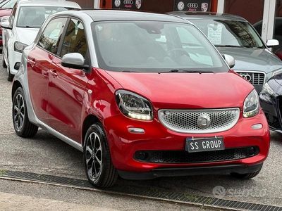 Begagnad Smart ForFour Passion 71 HK (52 kW) 2016 Röd Halvkombi