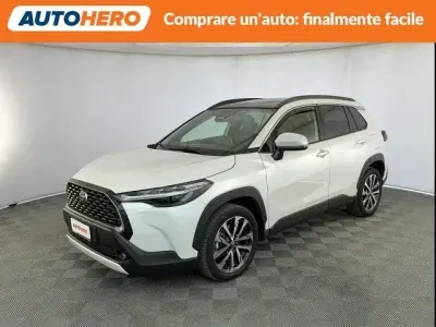 Usata Toyota Corolla Cross Lounge 152 CV (111 kW) 2024 Bianco SUV