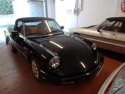 Usata Alfa Romeo Spider 117 CV (86 kW) 1990 Nero Cabrio