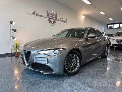 Usata Alfa Romeo Giulia Super 180 CV (132 kW) 2018 Grigio Berlina