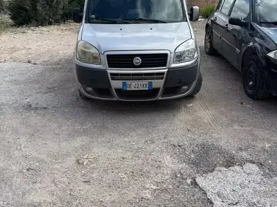 Usata Fiat Doblò 105 CV (77 kW) 2006 Grigio Monovolume