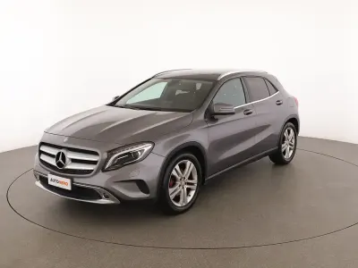 Usata Mercedes GLA200 136 CV (100 kW) 2015 Grigio SUV