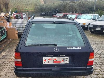 Usata Mercedes E300 231 CV (169 kW) 1990 Blu Station wagon