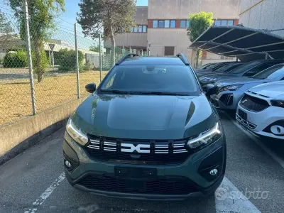 Usata Dacia Jogger Extreme 101 CV (74 kW) 2023 Verde Monovolume