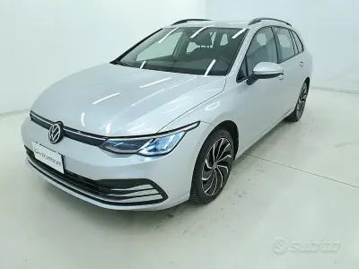 Usata VW Golf VIII Life 150 CV (110 kW) 2022 Grigio Station wagon