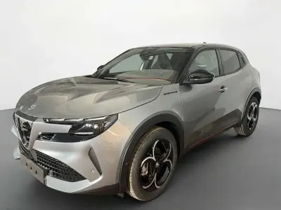 Uusi Alfa Romeo Junior Edizione Speciale 136 HP (100 kW) 2026 Harmaa Katumaasturi