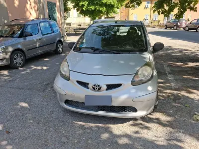 Usata Toyota Aygo 68 CV (50 kW) 2009 Grigio Utilitaria