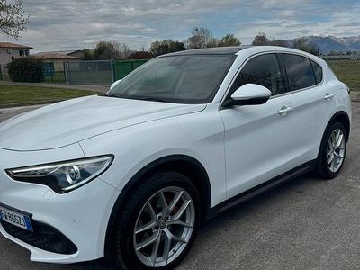 Usata Alfa Romeo Stelvio Lusso 209 CV (153 kW) 2019 Bianco SUV