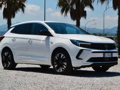 Usata Opel Grandland X Elegance 131 CV (96 kW) 2022 Bianco SUV