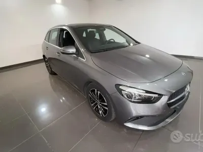 Usata Mercedes B180 Advanced 116 CV (85 kW) 2024 Grigio Monovolume