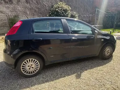 Usata Fiat Grande Punto 65 CV (47 kW) 2007 Nero Utilitaria
