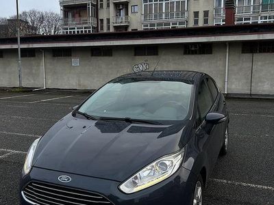 Usata Ford Fiesta Titanium 75 CV (55 kW) 2014 Blu Utilitaria