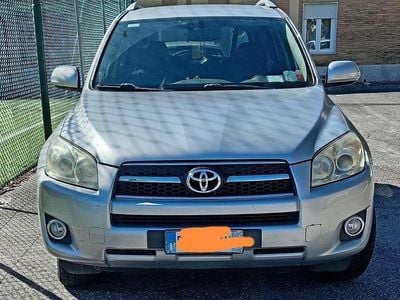 Usata Toyota RAV4 150 CV (110 kW) 2009 Argento SUV