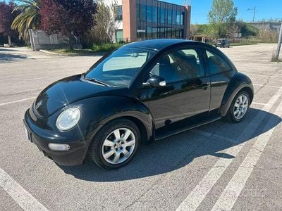 Usata VW New Beetle 101 CV (74 kW) 2004 Nero Utilitaria