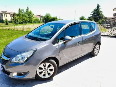 Usata Opel Meriva 110 CV (80 kW) 2015 Grigio Monovolume