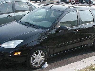 Usado Ford Focus Zetec 116 HP (85 kW) 2001 Carrinha