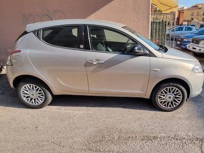 Usata Lancia Ypsilon 80 CV (58 kW) 2015 Utilitaria