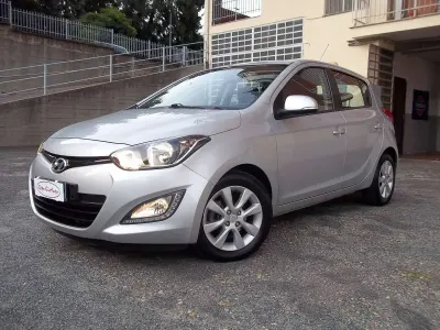 Usata Hyundai i20 Edition 84 CV (61 kW) 2012 Argento Utilitaria