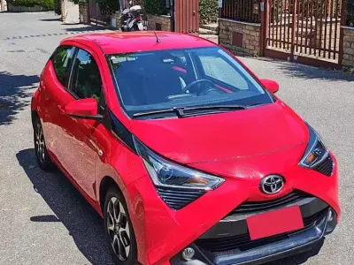 Usata Toyota Aygo Connect Style 72 CV (52 kW) 2020 Utilitaria