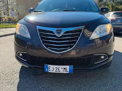 Usata Lancia Ypsilon S 95 CV (69 kW) 2011 Viola Utilitaria