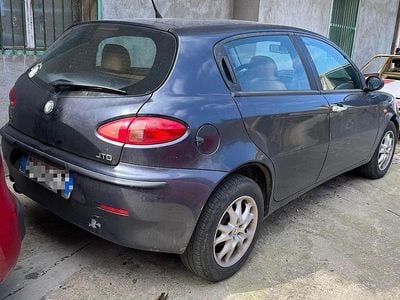 Usata Alfa Romeo 147 115 CV (84 kW) 2003 Blu Utilitaria
