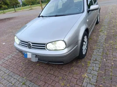 Usado VW Golf IV Highline 105 CV (77 kW) 2003 Berlina