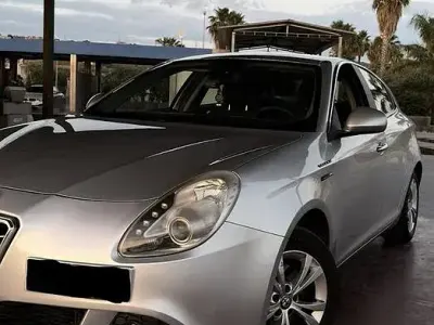Usata Alfa Romeo Giulietta 140 CV (102 kW) 2012 Grigio Utilitaria