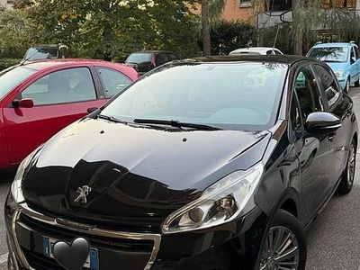 Usata Peugeot 208 82 CV (60 kW) 2016 Nero Utilitaria