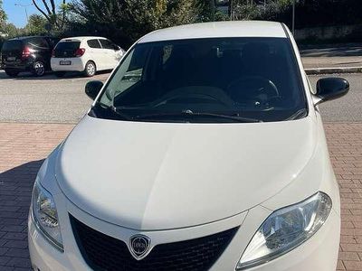 Usata Lancia Ypsilon Gold 69 CV (50 kW) 2018 Bianco Utilitaria