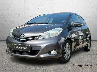 Usata Toyota Yaris Style 99 CV (72 kW) 2014 Other Utilitaria