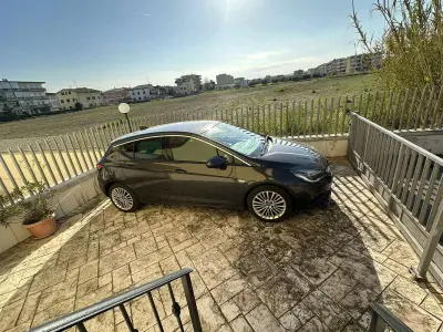 Usata Opel Astra Business 136 CV (100 kW) 2016 Berlina