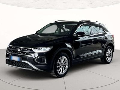 Usata VW T-Roc Life 110 CV (80 kW) 2023 Deep black perlato SUV