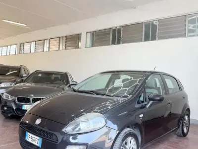 Usata Fiat Grande Punto S 95 CV (69 kW) 2012 Nero Utilitaria