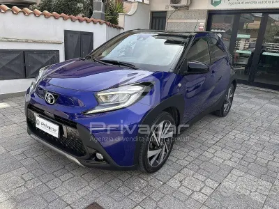 Begagnad Toyota Aygo X Lounge 72 HK (52 kW) 2023 Blå SUV