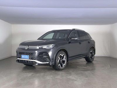 Usata VW Tiguan R-line 150 CV (110 kW) 2024 Deep black perlato SUV