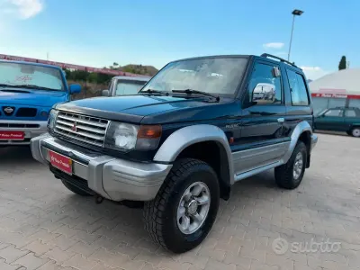 Usata Mitsubishi Pajero Top 100 CV (73 kW) 1997 Blu/azzurro SUV