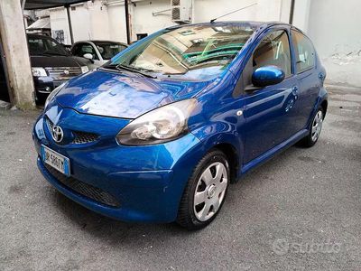 Usata Toyota Aygo 67 CV (49 kW) 2008 Blu Utilitaria