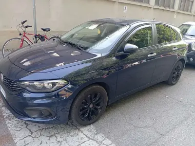 Usata Fiat Tipo Easy 120 CV (88 kW) 2018 Bluazzurro Utilitaria
