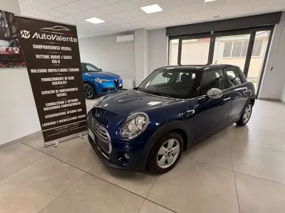 Usata Mini Cooper D 95 CV (69 kW) 2015 Blu/azzurro Utilitaria