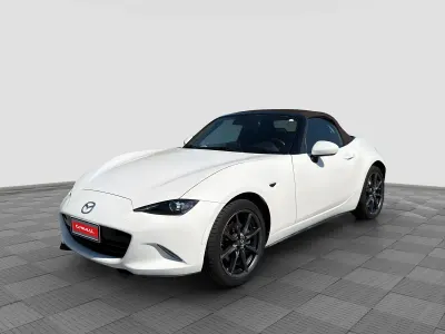 Usata Mazda MX5 184 CV (135 kW) 2019 Arctic white con soft top brown Cabrio