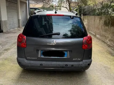Usata Peugeot 207 92 CV (67 kW) 2011 Grigio Station wagon
