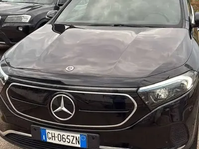 Gebraucht Mercedes EQA250 80 kW (109 PS) 2022 Schwarz SUV