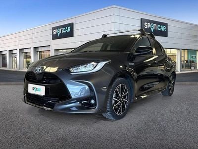 Begagnad Toyota Yaris Hybrid Lounge 116 HK (85 kW) 2021 Grå Halvkombi