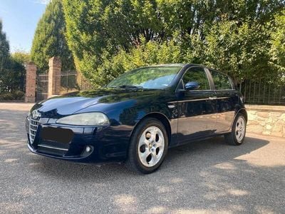 Usata Alfa Romeo 147 119 CV (87 kW) 2007 Blu Utilitaria