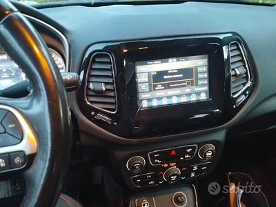 Gebraucht Jeep Compass 120 PS (88 kW) 2018 Weiß SUV